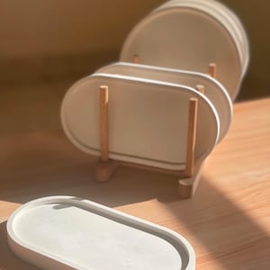 Modern Concrete Tray - Your Multi-Purpose Organizer, Sleek Oval Concrete Tray - Perfect for Jewelry, Plants, and Decor.