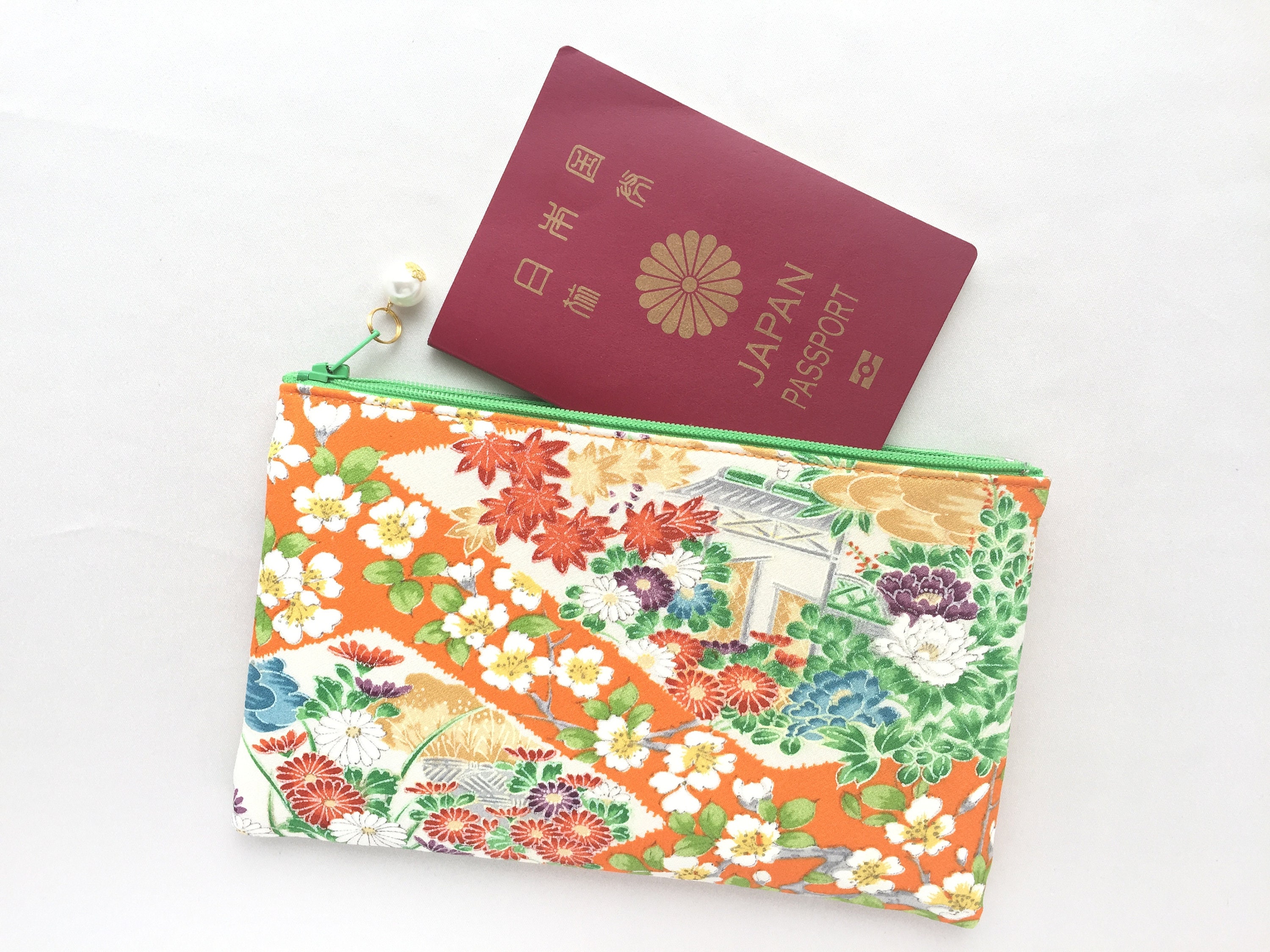 小物 camelia Upcycled Vintage Kimono Zipper Pouch 5”x8” - White Camellia