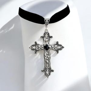 Vintage Gothic Black Velvet Choker with Ornate Cross – Grunge Style Gift for Her