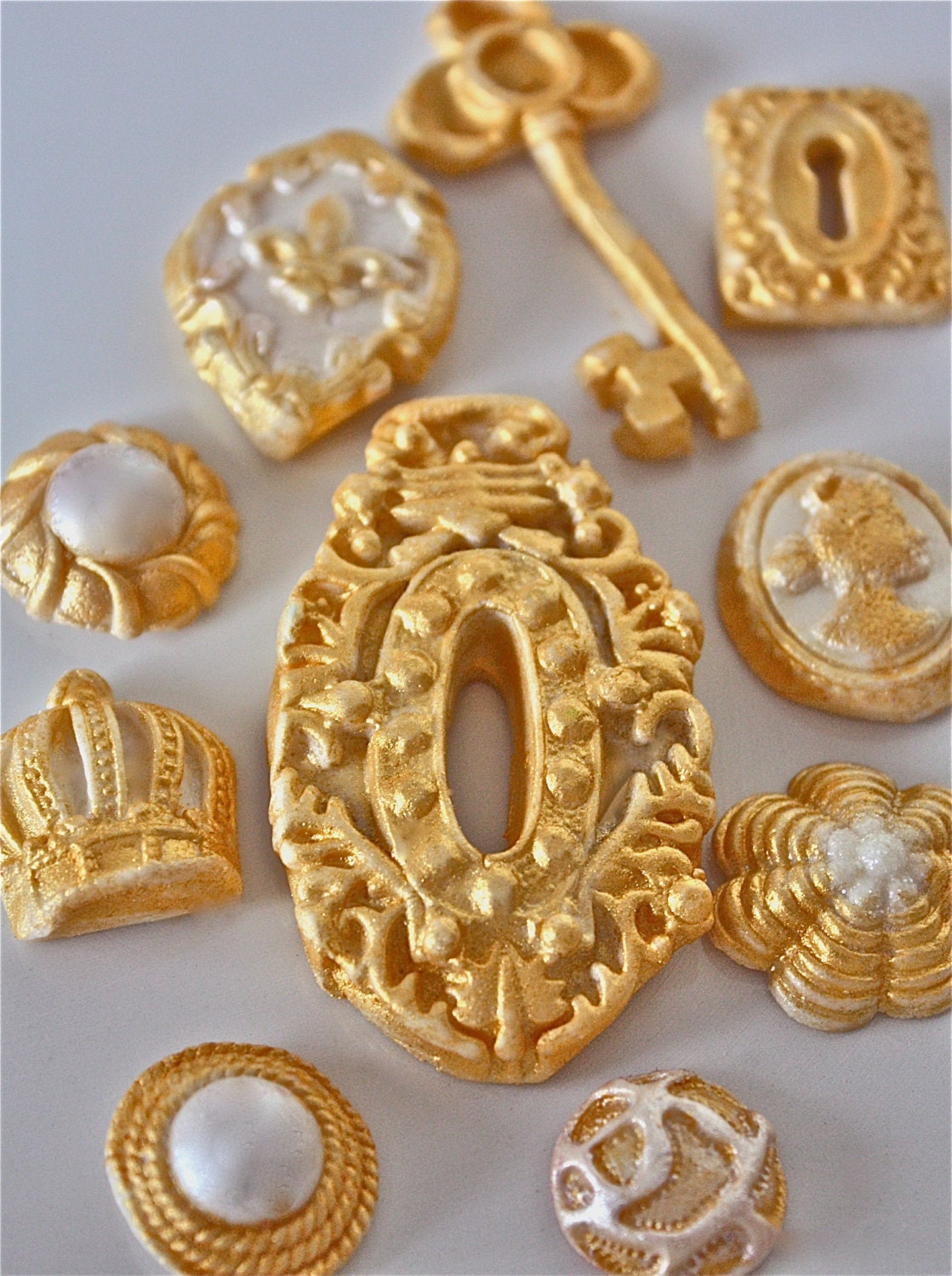 candy buttonsGold edible buttons and medallionscandy Etsy