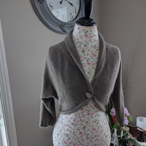 Fuzzy Vintage 50 Angora 50 Polyamide Angora Blend Medium Size | Shawl-Collar Ladies Sweater | Soft Angora Rabbit Hair Sweater Bolero Shrug