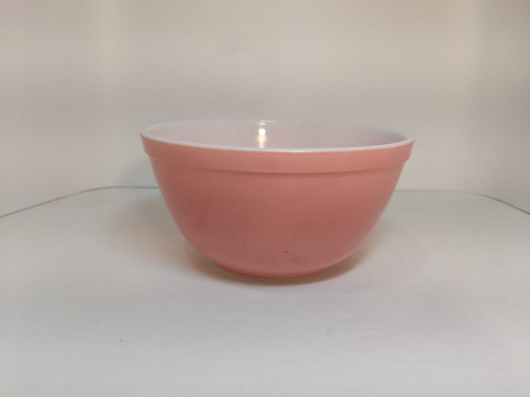 Vintage PYREX Glass Bowl, 402, Light Pink and White, 2 1/2 Quart ...