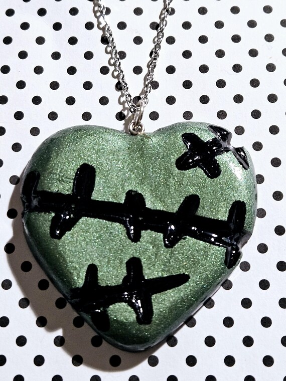 ★人氣★LOVE ME MONSTER★New Classic Heart Necklace Designer fashion, Seoul-fully created | W Concept