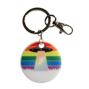 Alien - aliens - alien - rainbow alien - alien keychain - alien abduction - ufo - rainbow ufo - pride - ufo keychain - ufo abduction - gift