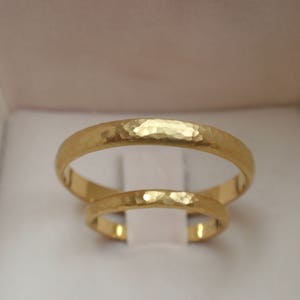 Gold Wedding Rings 14k Solid Yellow Gold Hammered Wedding Band Set of 2 Matching Rings for Men & Women 3mm and 2mm his and hers gold bands