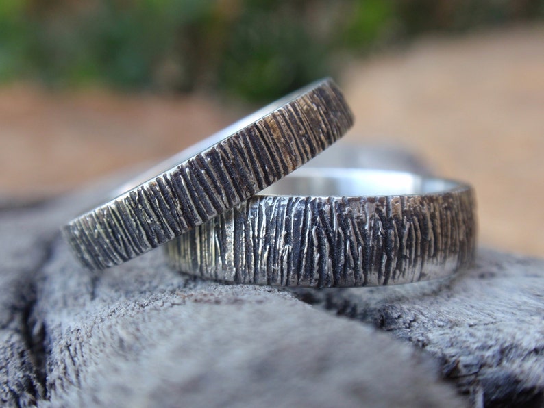 Wood Grain Wedding Band Set His and Hers Oxidized Tree Bark Textured Rings 5mm & 4mm Sterling Silver Handmade Jewelry Rustic Country Wedding image 3
