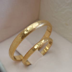 Gold Wedding Rings 14k Solid Yellow Gold Hammered Wedding Band Set of 2 Matching Rings for Men & Women 3mm and 2mm his and hers gold bands image 2