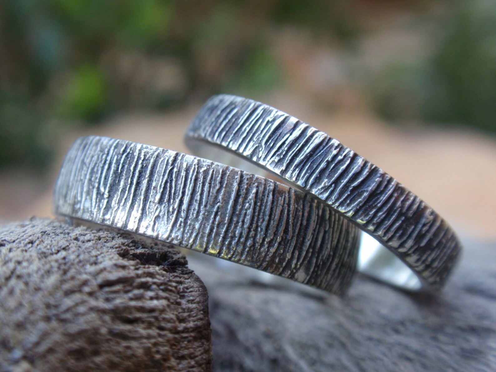 Wood Grain Wedding Band Set His and Hers Oxidized Tree Bark Etsy