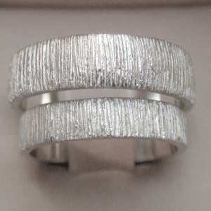 手作りのスターリングシルバー製樹皮結婚指輪セット
