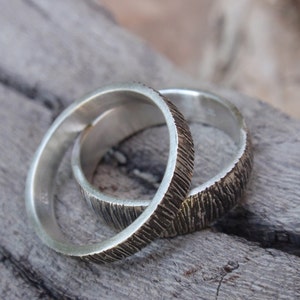 Wood Grain Wedding Band Set His and Hers Oxidized Tree Bark Textured Rings 5mm & 4mm Sterling Silver Handmade Jewelry Rustic Country Wedding image 2