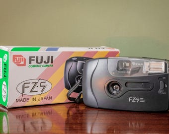 RARE BOXED Fuji FZ-5 35mm Point and Shoot Film Camera