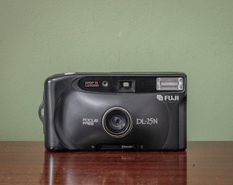 Vintage Fuji Fujifilm DL-7 Plus Film Camera Lens 35mm Point