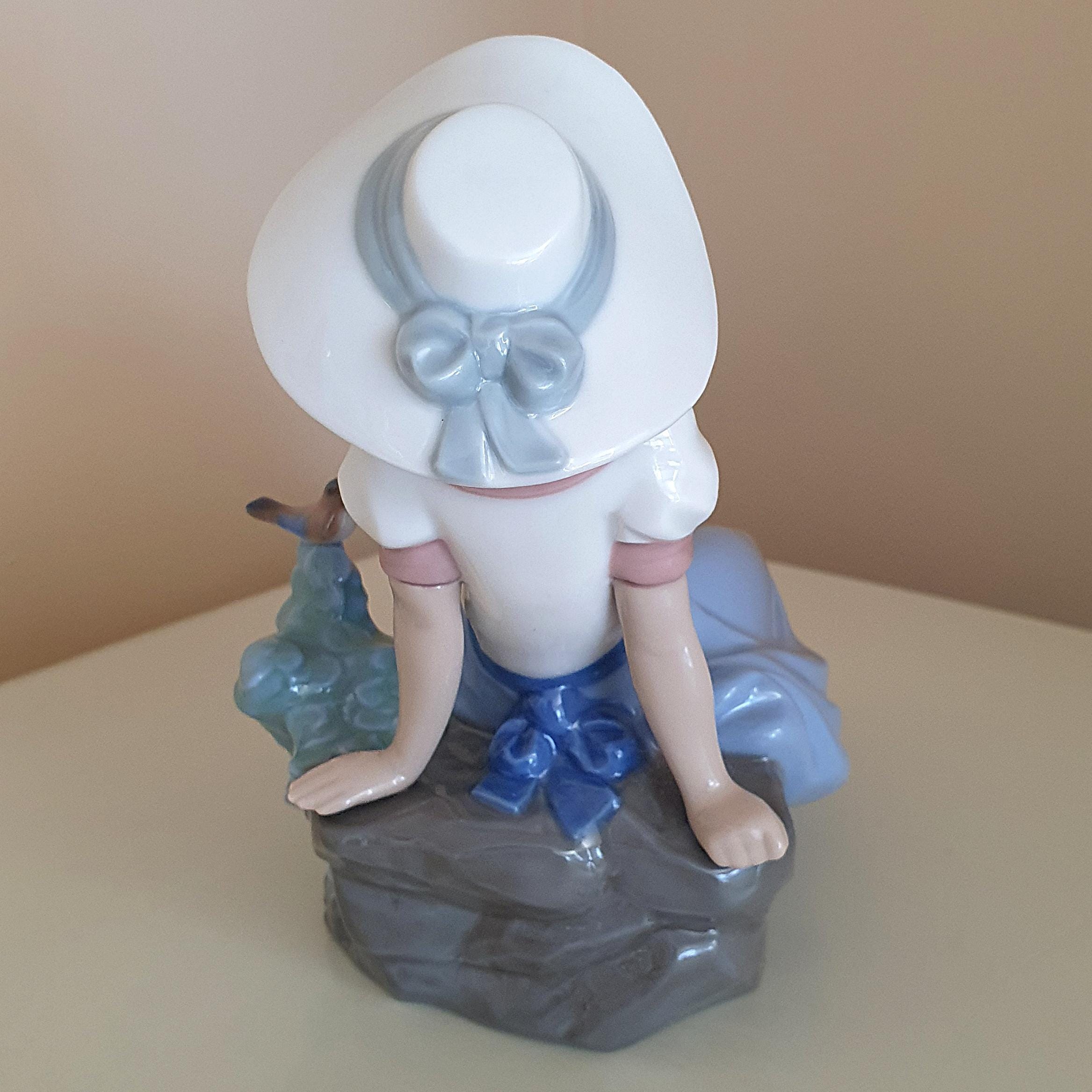 Vintage Nao Lladro 1042 Figurine | Girl Listening to Bird Song