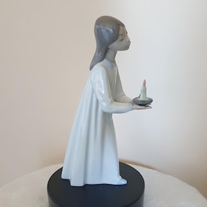 Lladro 4648 Girl With a Candle