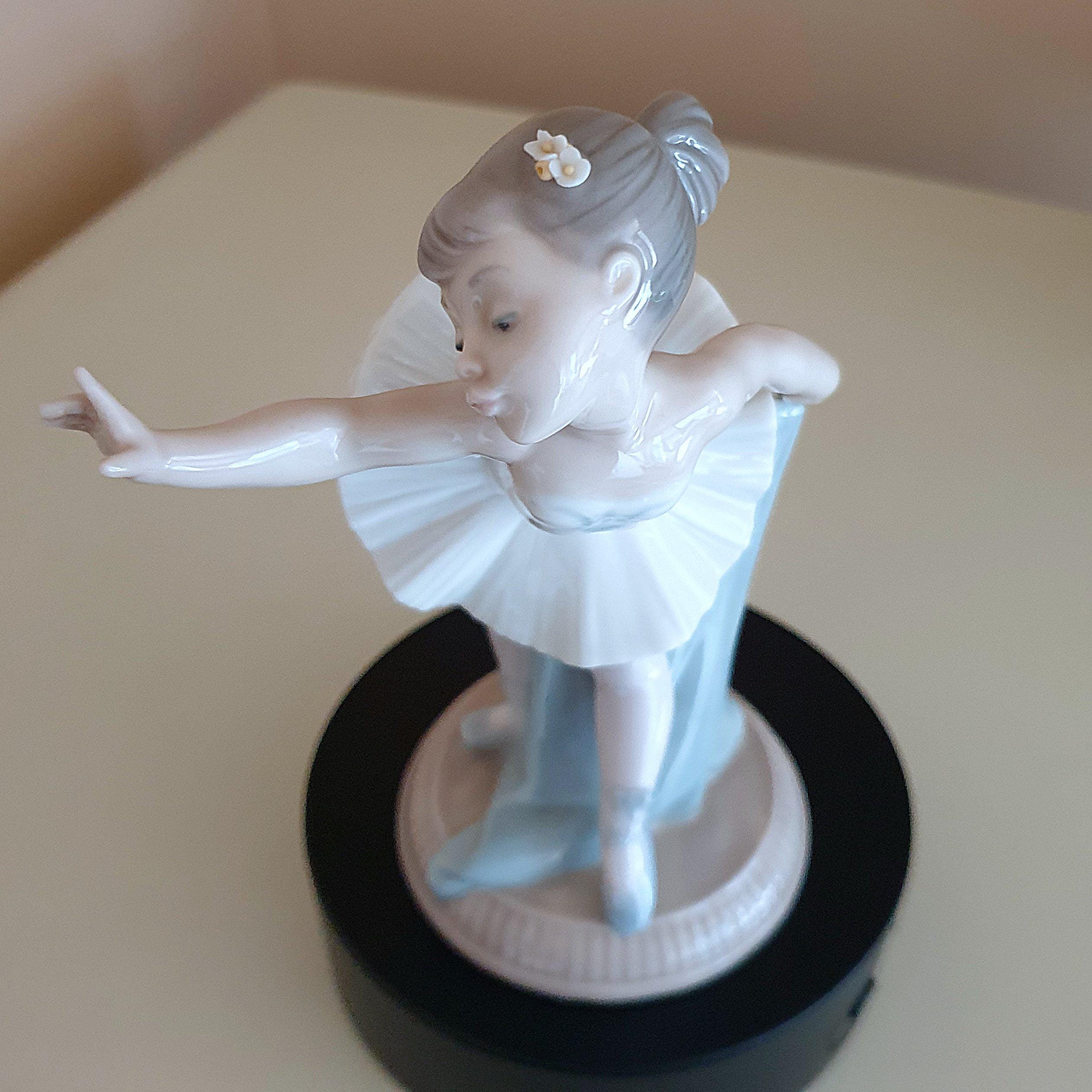Lladro Nao Ballerina 
