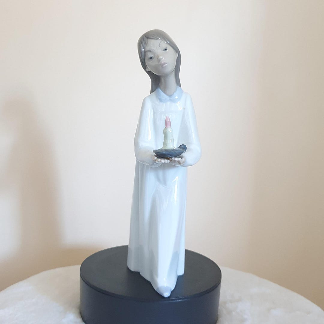 Lladro 4868 Young Girl With Candle Porcelain Figurine. - Etsy