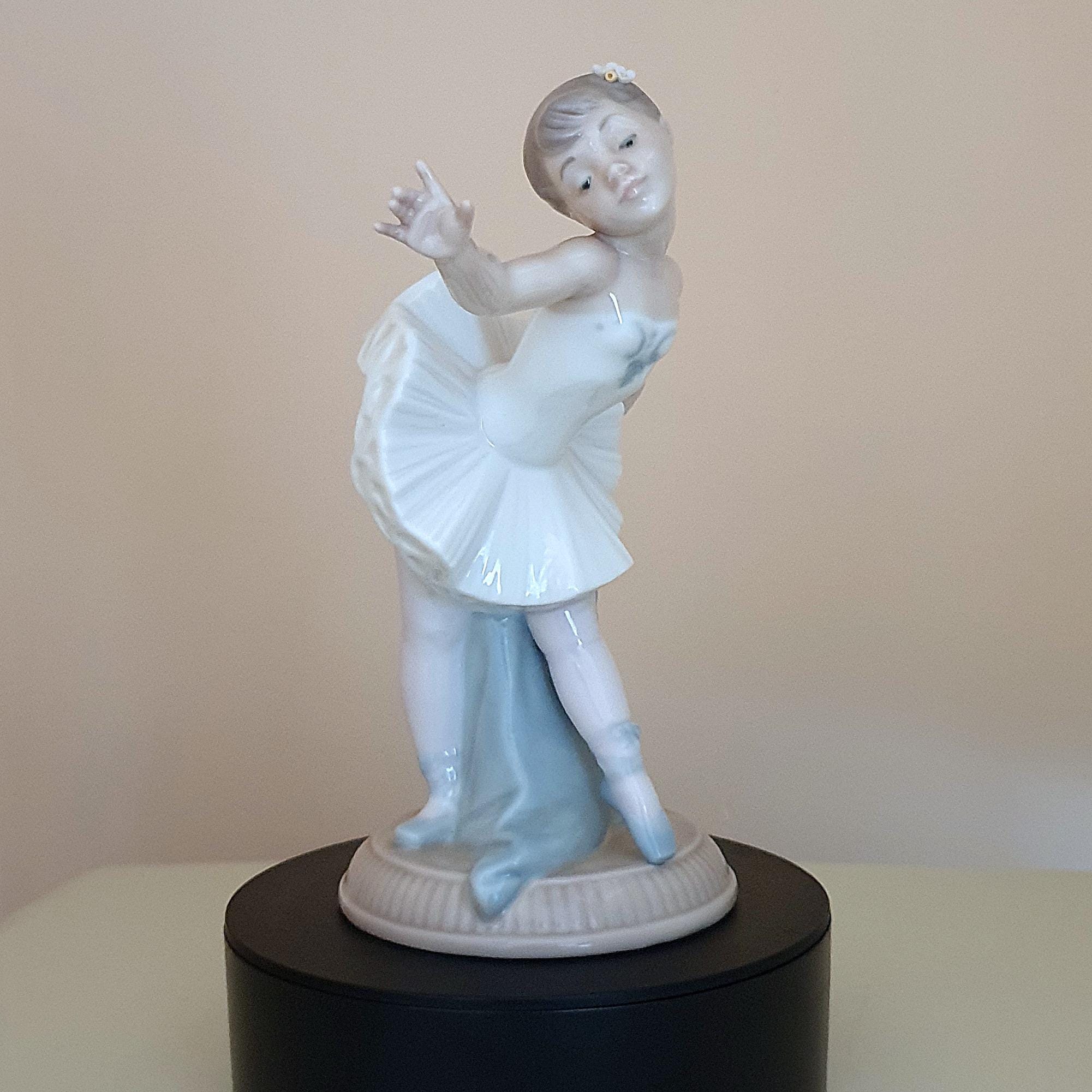 Lladro Nao Ballerina 