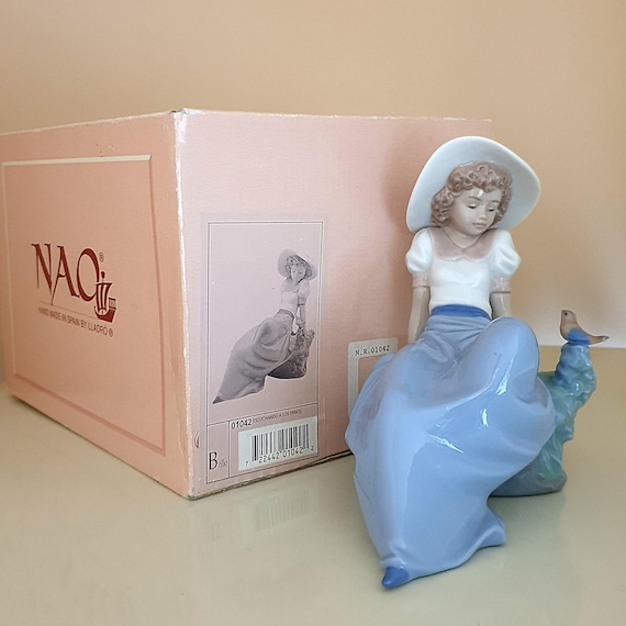 Vintage Nao Lladro 1042 Figurine | Girl Listening to Bird Song