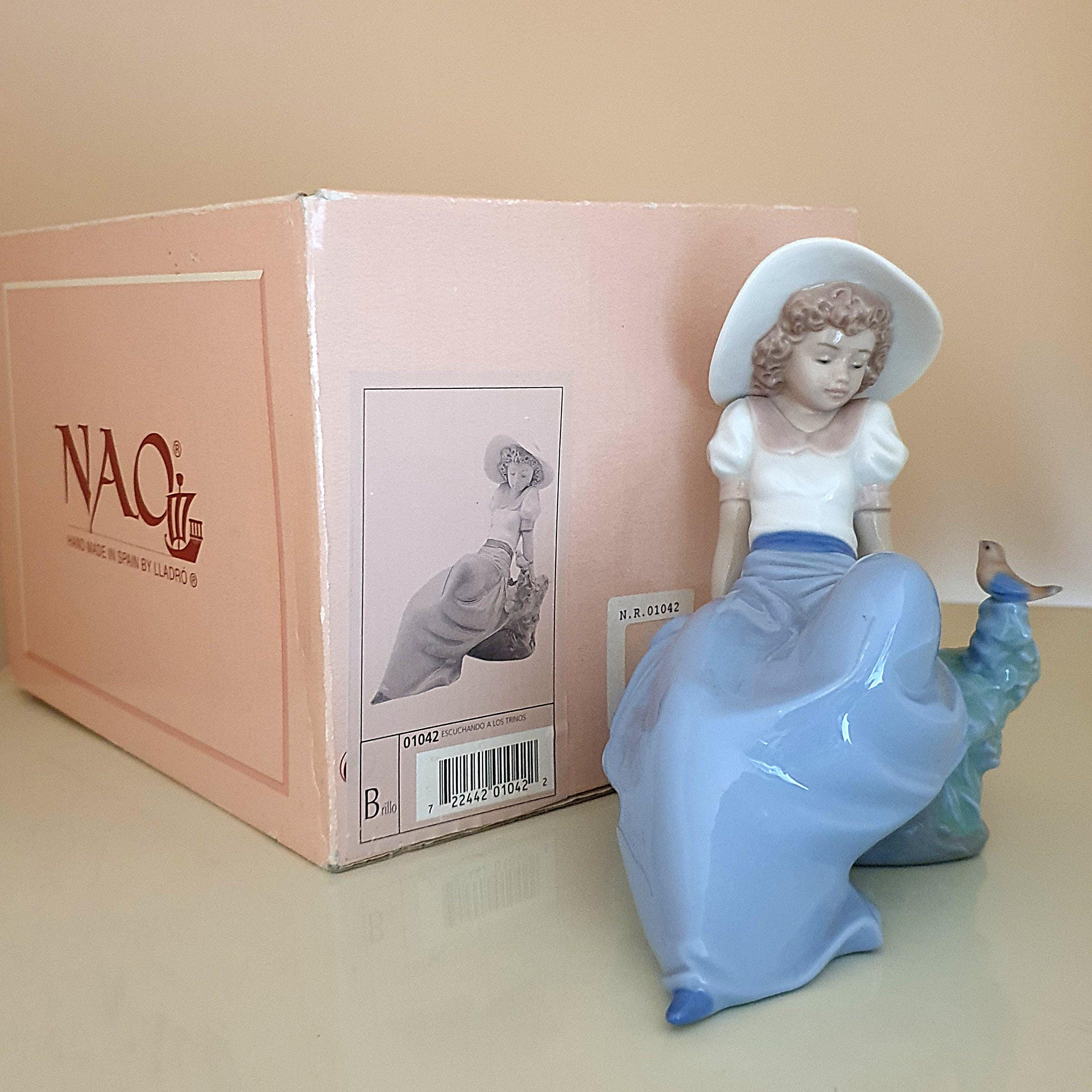 Vintage Nao Lladro 1042 Figurine | Girl Listening to Bird Song