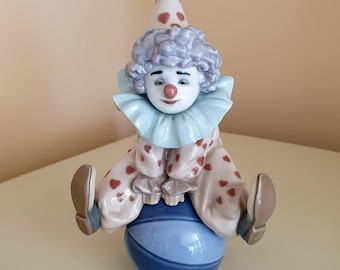 Lladro “jester” Clown 5129 With A Party Hat 12” Tall Mint