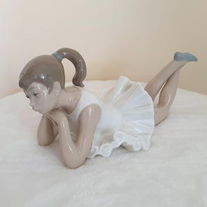 Lladro Nao 0149 Young Ballerina Girl Porcelain Ballet dancer  | Excellent condition
