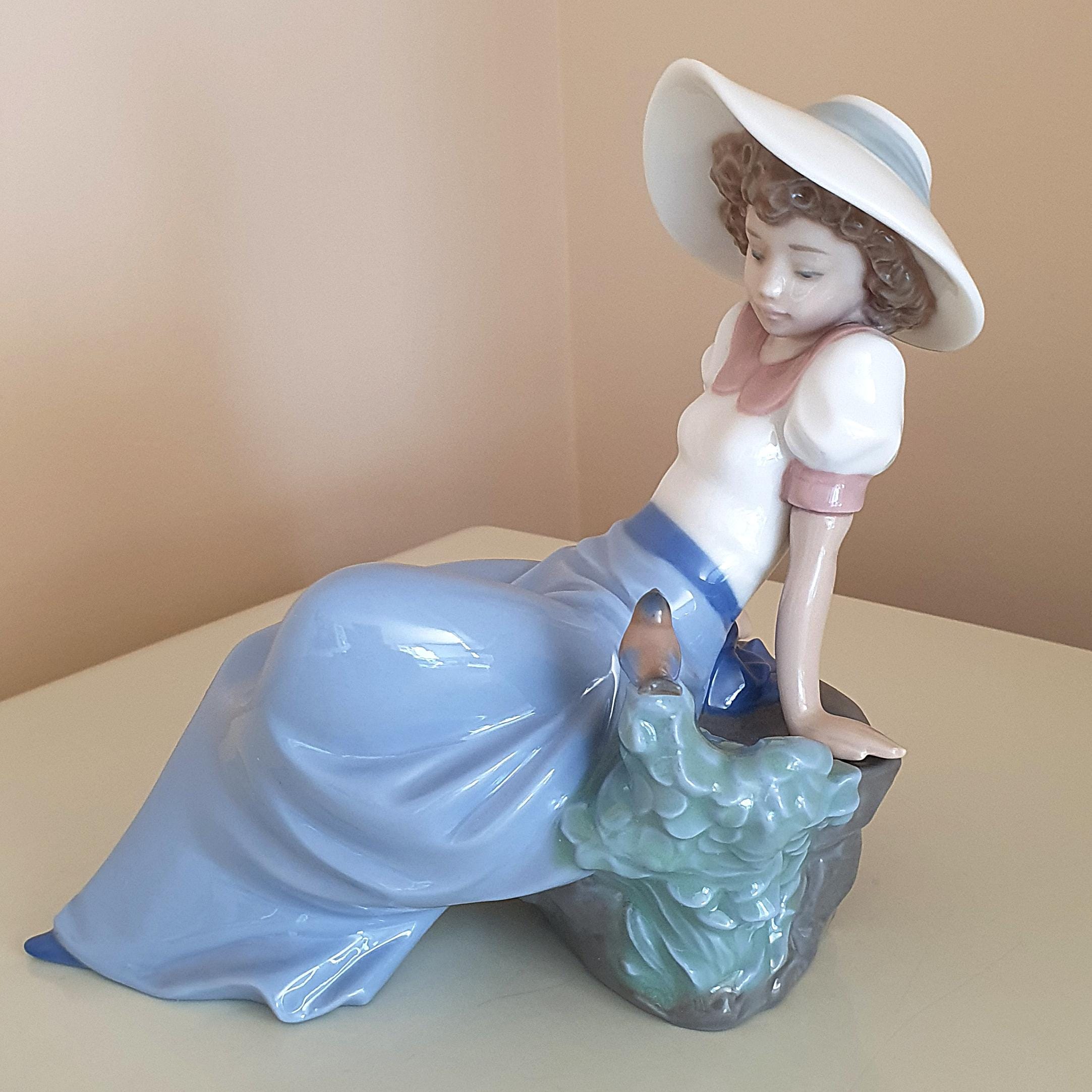 Vintage Nao by Lladro 1042 Porcelain Figurine | Girl Listening to