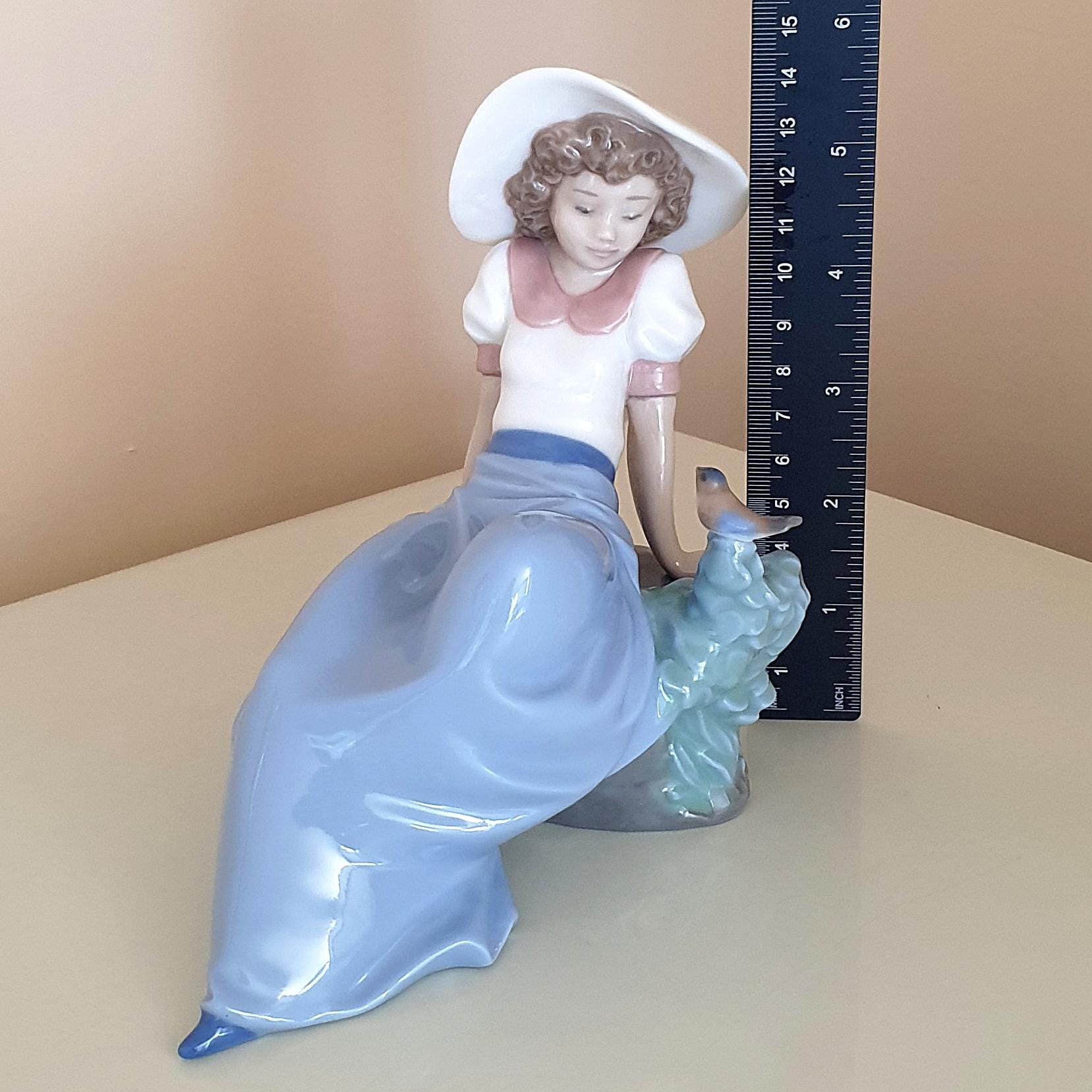 Vintage Nao Lladro 1042 Figurine | Girl Listening to Bird Song