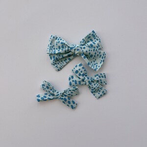 Blue Abstract Cotton Hair Bows – Unique Dotted Print Bow Clips for All Ages, Modern Hair Accessories