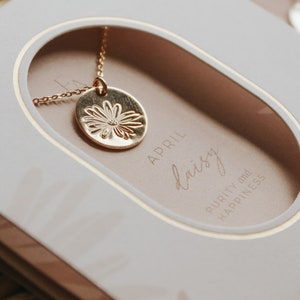 April Daisy Birth Month Flower Necklace, Simple Gifts for Bridesmaids