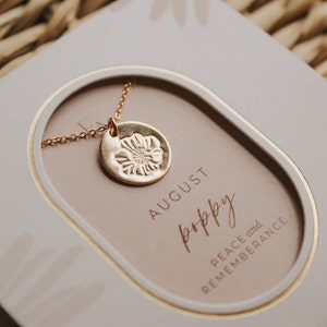 August Poppy Birth Flower Necklace - Thoughtful Gift for Mom