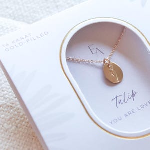 Oval Tulpe Halskette – You Are Loved Karte – Sterling Silber oder Gold Filled Blumen Anhänger – Muttertags- oder Geburtstagsgeschenk für Mama oder Freundin