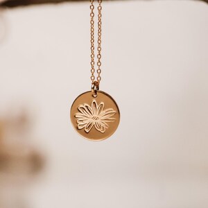 Handgestempelde madeliefjeketting: sterlingzilver of vergulde bedel