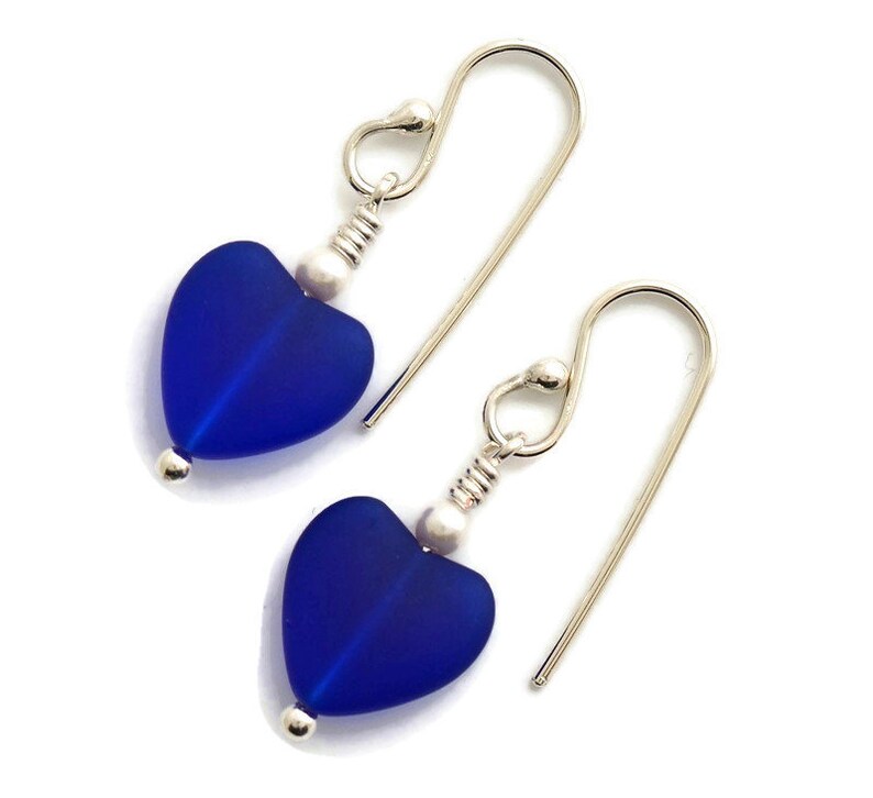 Heart earrings dark denim navy royal blue sea glass dangle drop earring sterling silver sapphire blue sea beach glass jewelry hypoallergenic image 5