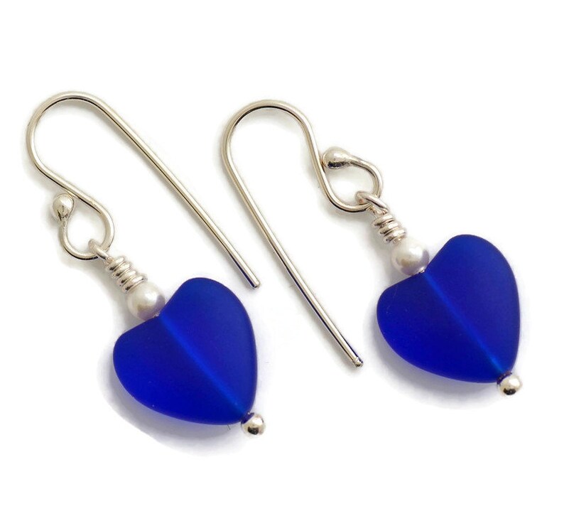 Heart earrings dark denim navy royal blue sea glass dangle drop earring sterling silver sapphire blue sea beach glass jewelry hypoallergenic image 4