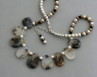 Montana moss agate natural stone beaded necklace pearl necklace bohemian southwestern tribal jewelry, unusual bib quartz chalcedony necklace