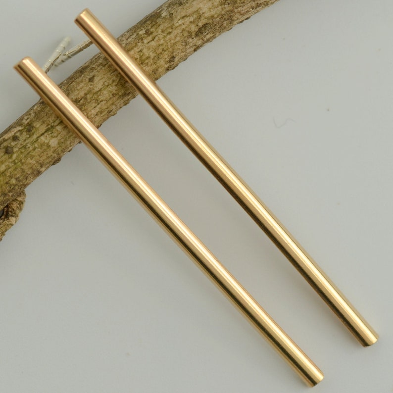 Lange 3mm dünne Goldbarrenohrringe Stabohrstecker moderner minimalistischer Schmuck 2-Zoll-Goldohrringe einfache vertikale Stabohrringe Handwerker Bild 7