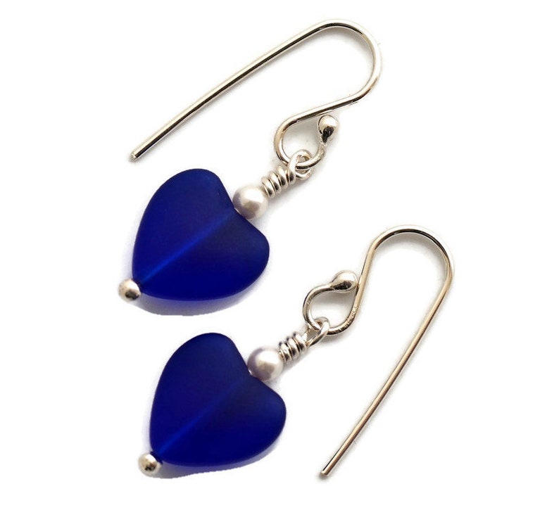 Heart earrings dark denim navy royal blue sea glass dangle drop earring sterling silver sapphire blue sea beach glass jewelry hypoallergenic image 1