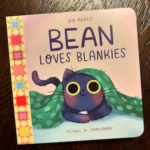 Livro cartonado Bean Loves Blankies