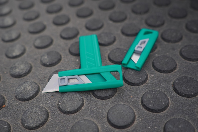 Midnight Draft Utility Knife Teal