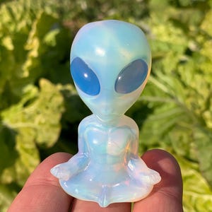2.3&#39;&#39;+ Opalite quartz crystal Alien skull crystal gifts 1pc