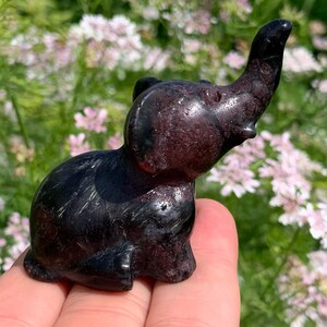 3&#39;&#39;+ Natural Garnet quartz,quartz crystal,hand carved,Crystal Elephant,Elephant skull,Crystal Gifts 1pc