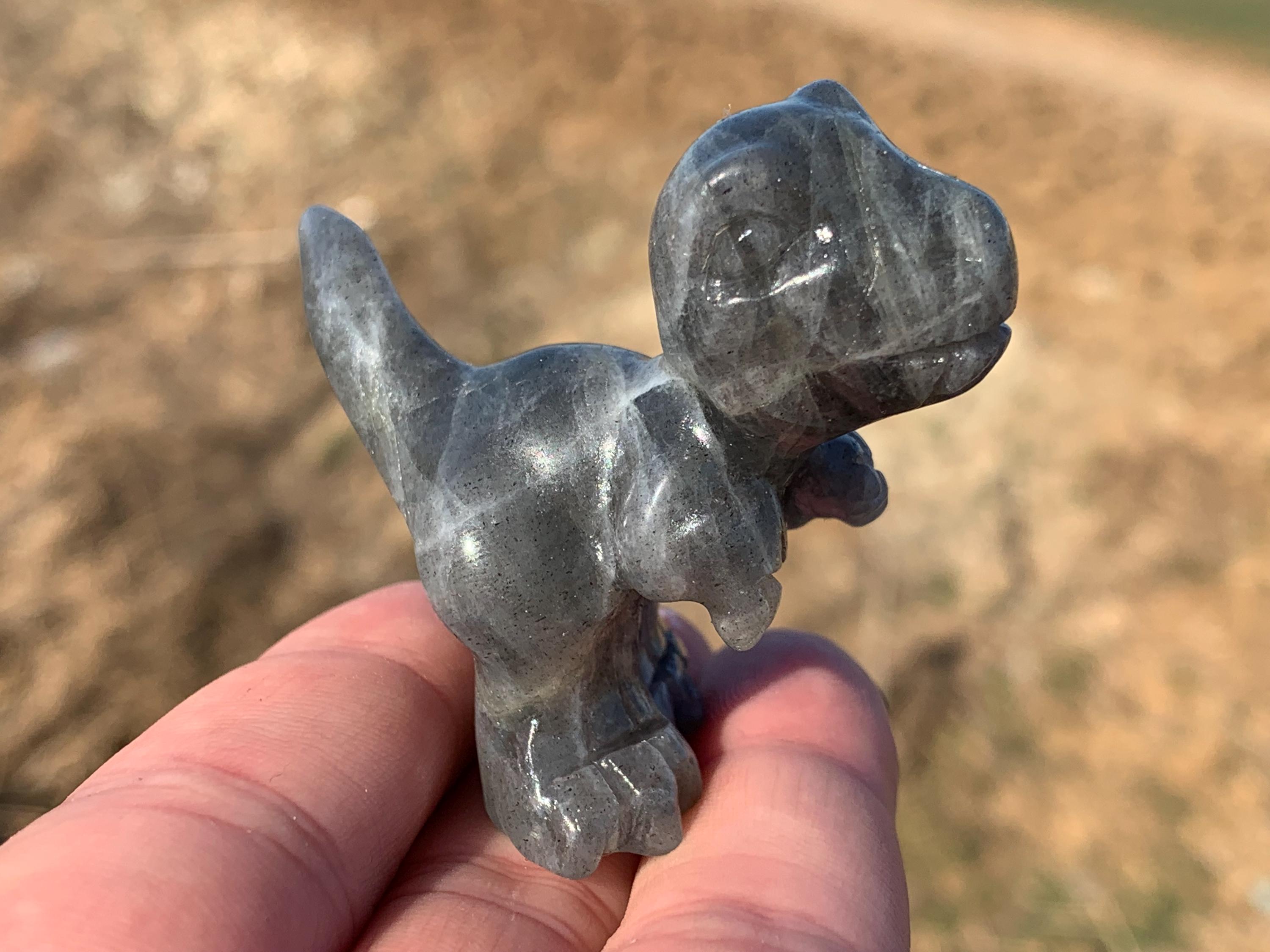 2.1インチ以上の天然ラブラドライトクォーツクリスタル恐竜の頭蓋骨