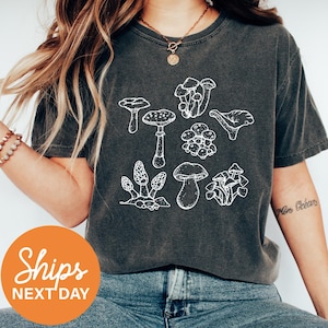 Vintage Mushroom T-Shirt, Comfort Colors Nature Lover Tee, Cottagecore Aesthetic Shirt, Mushroom Collector Gift