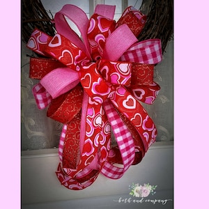 Valentine&#39;s Day Wreath Bow, Sweet Valentine Wreath Bow, Valentines Day Decor for front door, Mixed Ribbon wreath bow