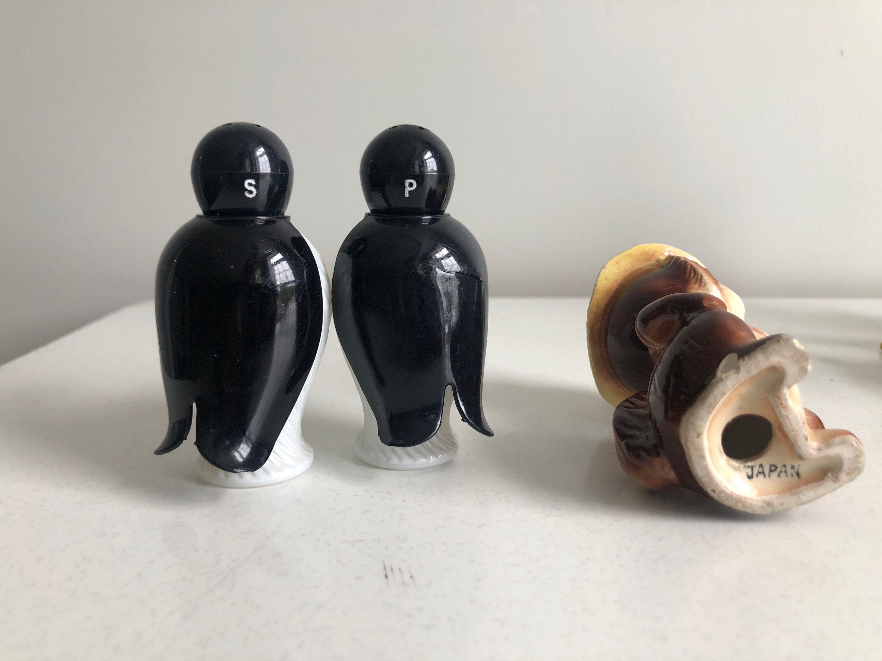 Vintage Assortment of Salt and Pepper Shakers - Etsy 日本