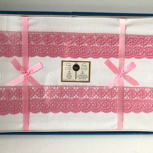 Set of 2 Vintage NIB Imperial Linens Lace Edge Pillowcases