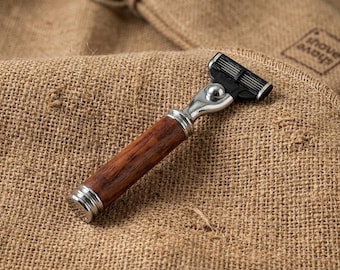 Custom African Padauk Wood Handle Travel Razor (Gillette Mach 3 Compatible)