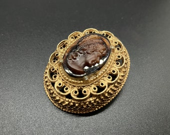 Vintage Florenza Domed Cameo Brooch