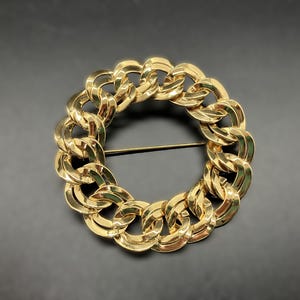 Vintage Monet Large Chain Link Circle Brooch