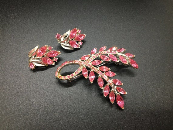Vintage Signed Dodds Pink Brooch and Earrings - image 1
